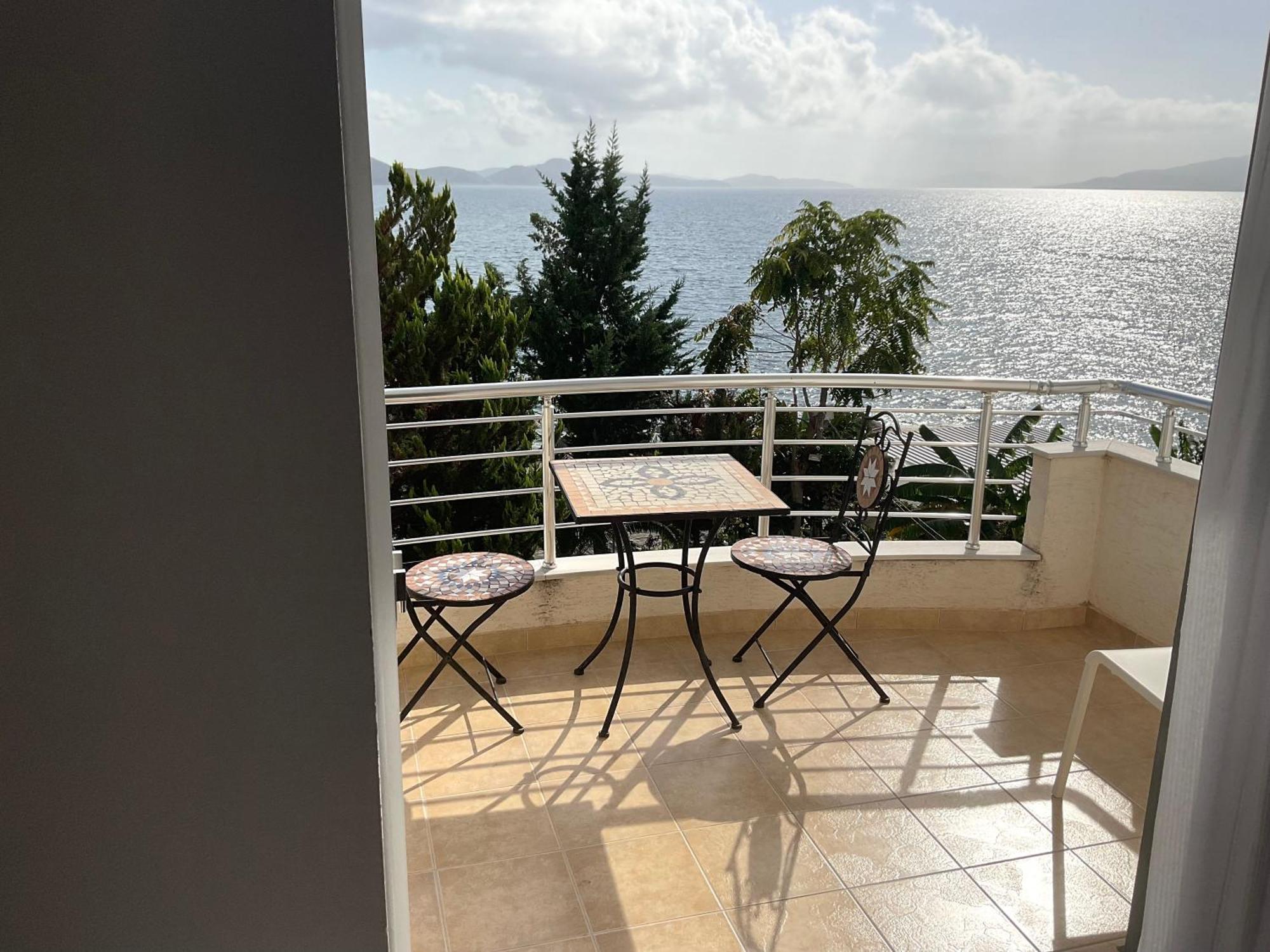Mojito Beach Apartments With Free Parking Sarandë Esterno foto