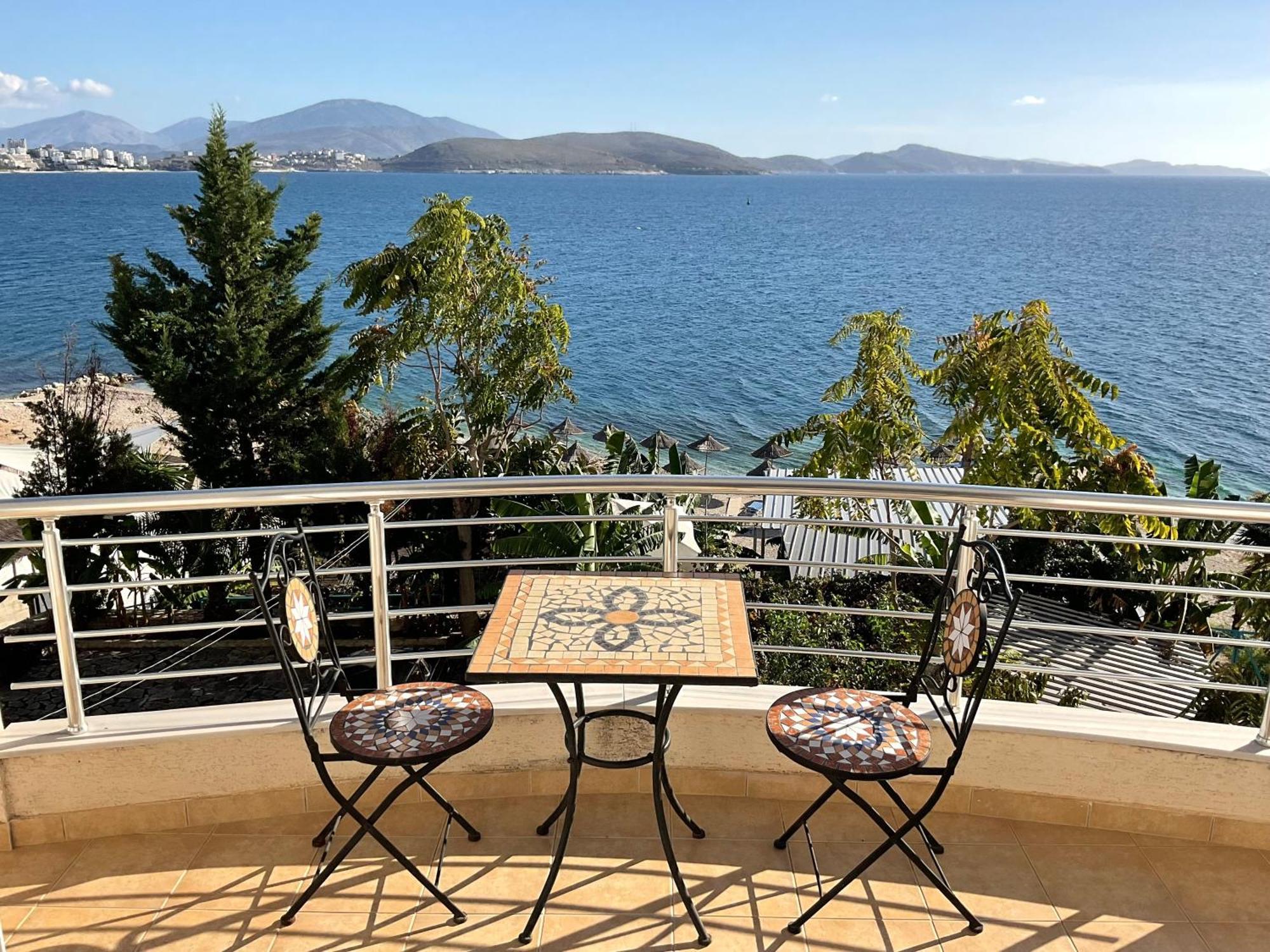Mojito Beach Apartments With Free Parking Sarandë Esterno foto