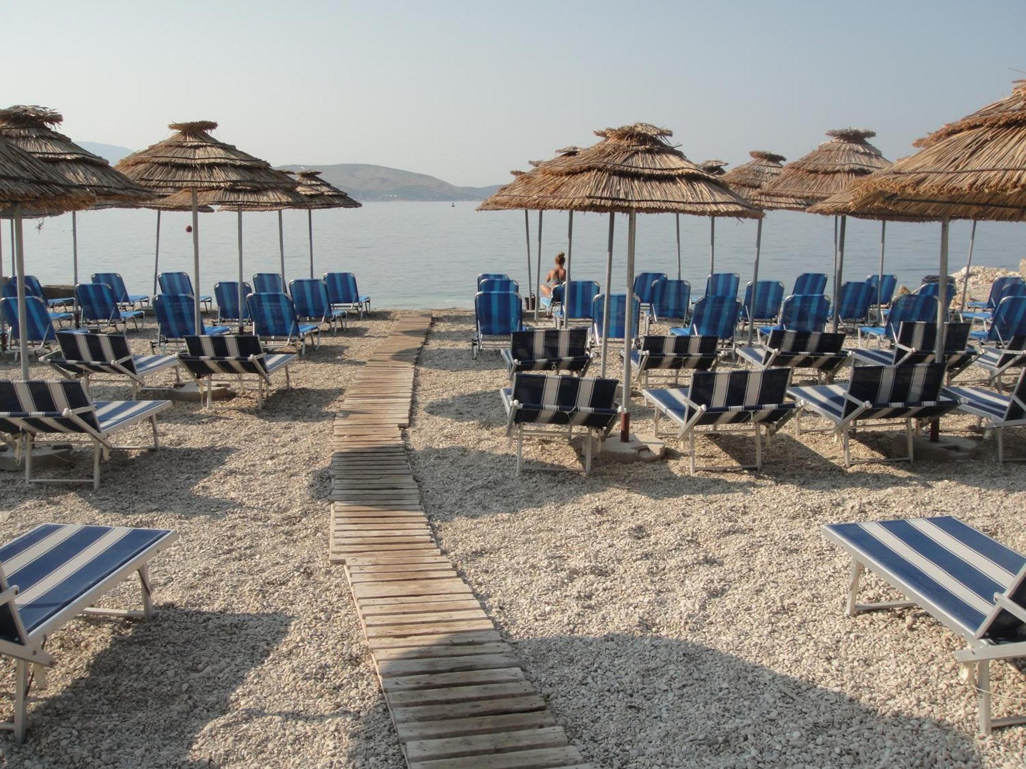 Mojito Beach Apartments With Free Parking Sarandë Esterno foto